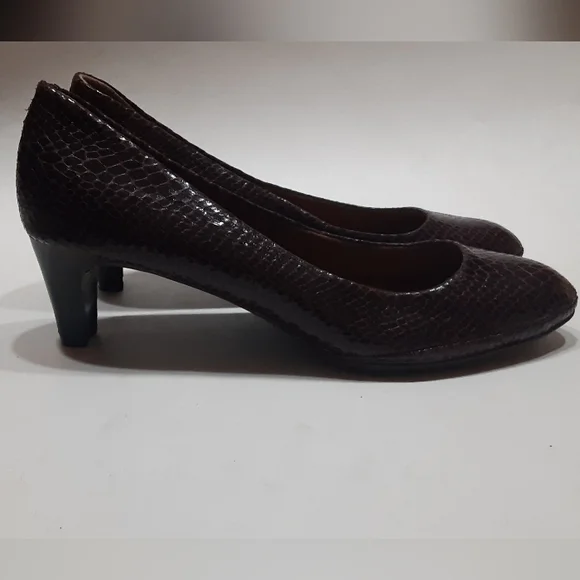 Euro Soft by Sofft Orthopedic Heel Pumps - Picture 9 of 10